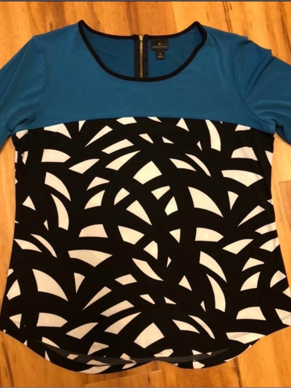 Worthington Teal Yoke Black & White Abstract Print Top